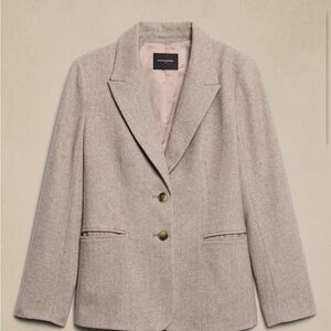 Women’s size 6-New and worn once 
Blonde herringbone oversized blazer